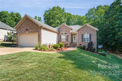 5749 Cedar Run Dr, Denver, NC 28037 photo 2