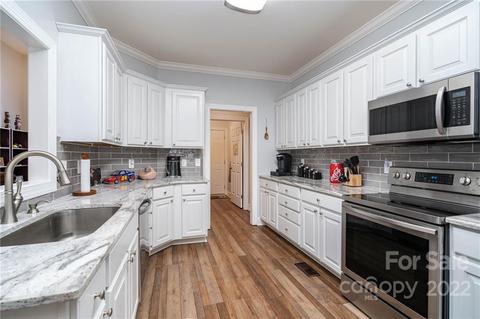 5749 Cedar Run Dr, Denver, NC 28037 photo 9