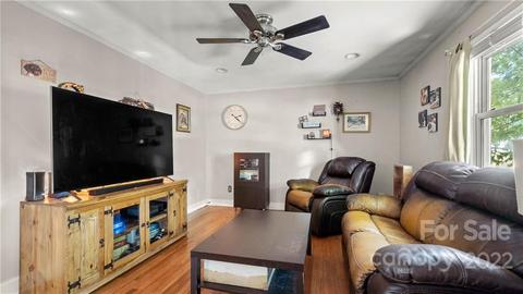 4530 Mockingbird Ln, Maiden, NC 28650 photo 4