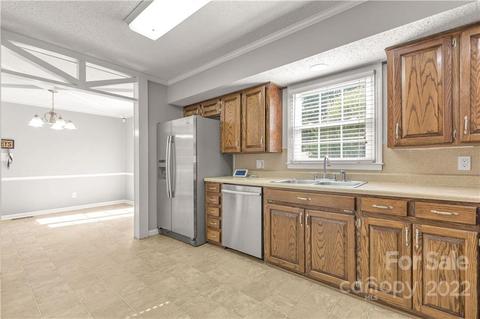 1244 Foxfire Dr, Lancaster, SC 29720 photo 6