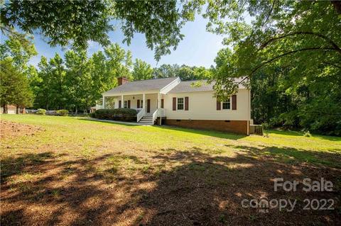 1244 Foxfire Dr, Lancaster, SC 29720 photo 2