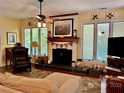 135 Pearson Dr, Morganton, NC 28655 photo 8