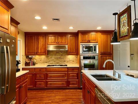 135 Pearson Dr, Morganton, NC 28655 photo 6