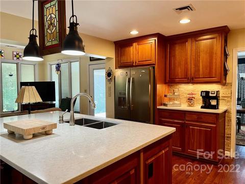 135 Pearson Dr, Morganton, NC 28655 photo 5