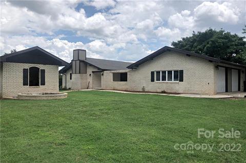 1003 St Davids St, Conover, NC 28613 photo 1