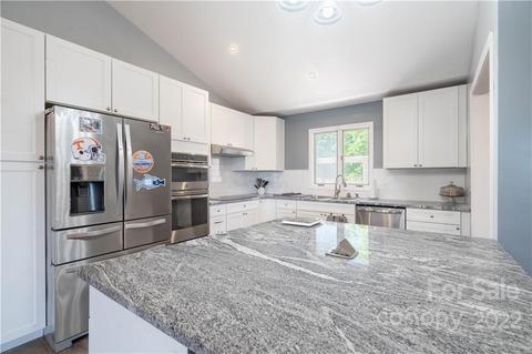 1003 St Davids St, Conover, NC 28613 photo 9