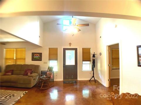 369 Pinecrest Cir, Troy, NC 27371 photo 2
