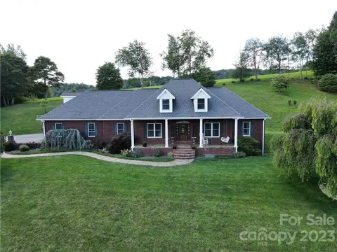 81 Chestnut Hill Rd, Burnsville, NC 28714