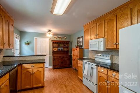 731 Pinehaven Cir, Clover, SC 29710 photo 13