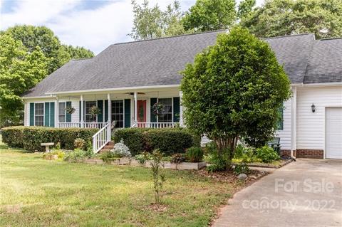 731 Pinehaven Cir, Clover, SC 29710 photo 2