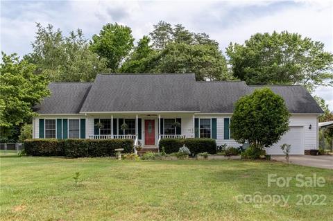 731 Pinehaven Cir, Clover, SC 29710 photo 1