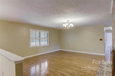 8 Lynnette Dr, Fairview, NC 28730 photo 5