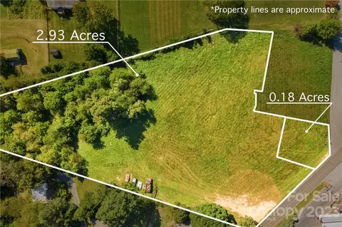 99999 N Bear Creek Rd, Asheville, NC 28806