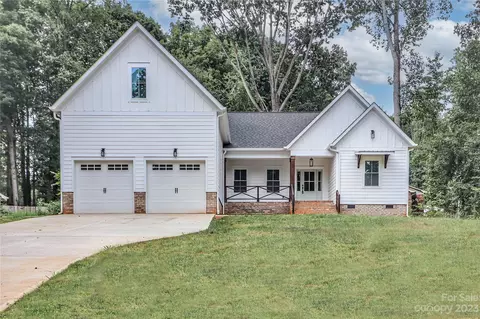 413 Florence Cir, Statesville, NC 28625