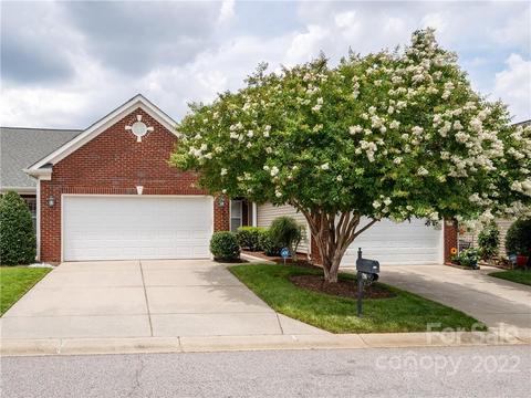 216 Garnet Ct, Fort Mill, SC 29708 photo 1