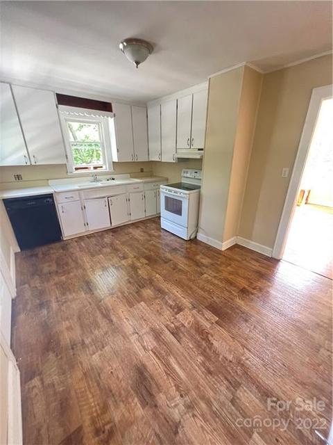 32 Duncan St, Spruce Pine, NC 28777 photo 7