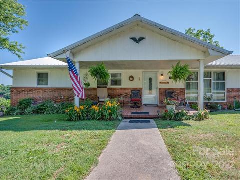 621 Roper Rd, Flat Rock, NC 28731 photo 2