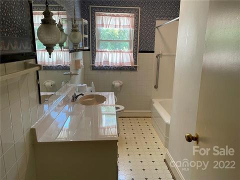 53 E Glenview St, Marion, NC 28752 photo 12