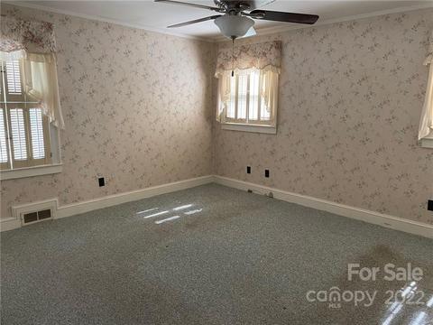 53 E Glenview St, Marion, NC 28752 photo 10