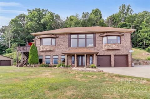 1445 Grandeur Hts, Clyde, NC 28721