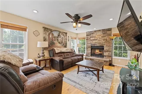 103 Noble Rd, Fairview, NC 28730 photo 4