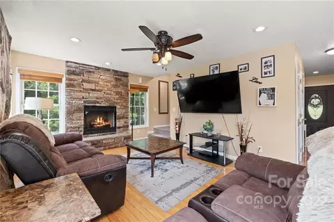 103 Noble Rd, Fairview, NC 28730 photo 5