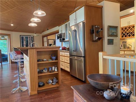 2073 Buck Mountain Rd, Purlear, NC 28665 photo 4
