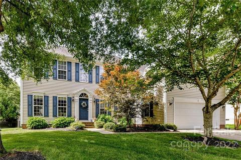 545 Fair Oaks Dr, Fort Mill, SC 29708 photo 1