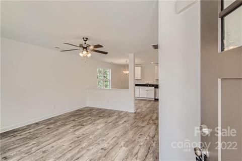 275 E Steele St, Salisbury, NC 28144 photo 2