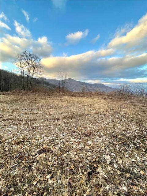 144148 Granite Cliffs Ct, Waynesville, NC 28785