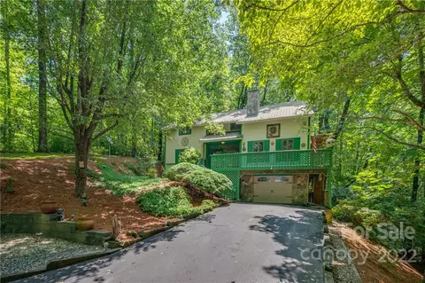 105 Chestnut Cir, Lake Lure, NC 28746