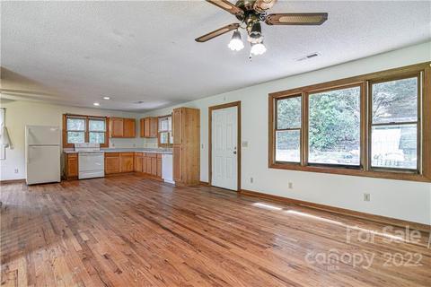184 Tilson Dr, Mars Hill, NC 28754 photo 5