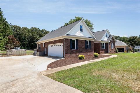 2323 Supreme Dr, Monroe, NC 28110 photo 2