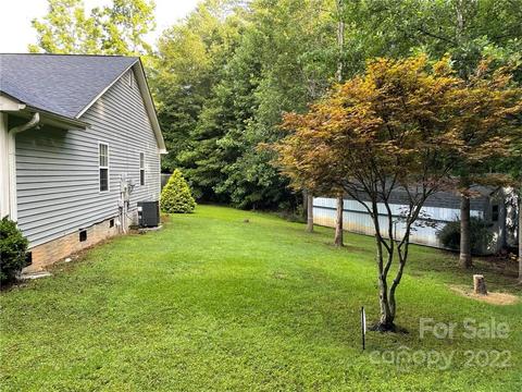 1622 Silver St, Morganton, NC 28655 photo 4