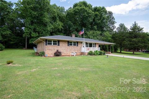 1981 Wall St, Morganton, NC 28655 photo 5