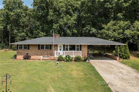 1981 Wall St, Morganton, NC 28655 photo 1