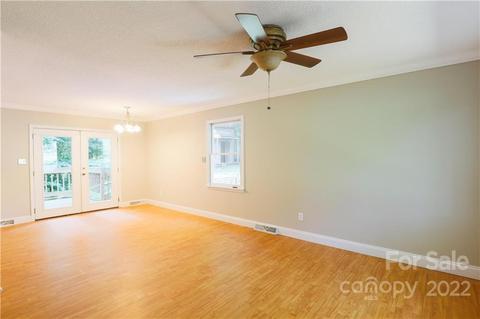 824 E Chestnut St, Stanley, NC 28164 photo 3