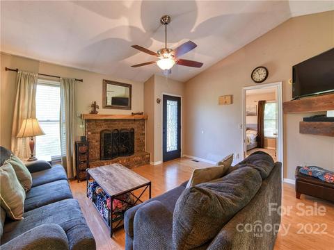 144 Cresthaven Dr, Clyde, NC 28721 photo 9