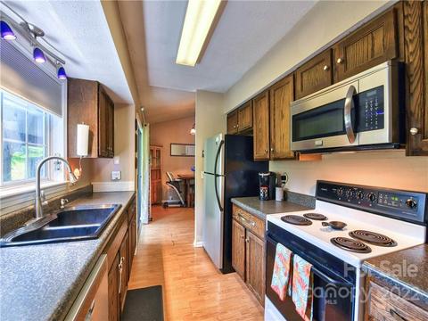 144 Cresthaven Dr, Clyde, NC 28721 photo 16