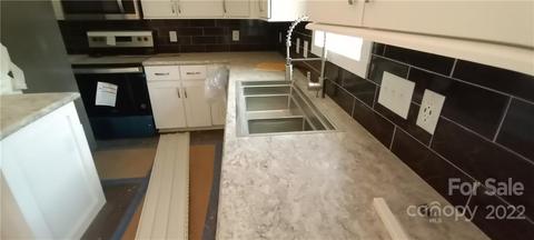 124 Pump St, Morganton, NC 28655 photo 6