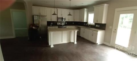 124 Pump St, Morganton, NC 28655 photo 3