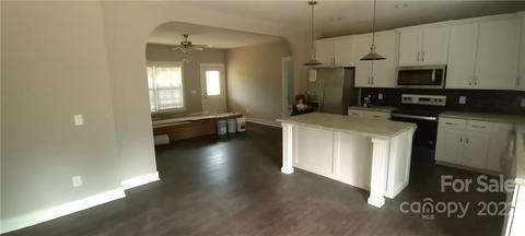 124 Pump St, Morganton, NC 28655 photo 4