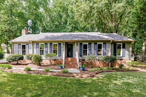 19613 Shevington Dr, Cornelius, NC 28031 photo 4