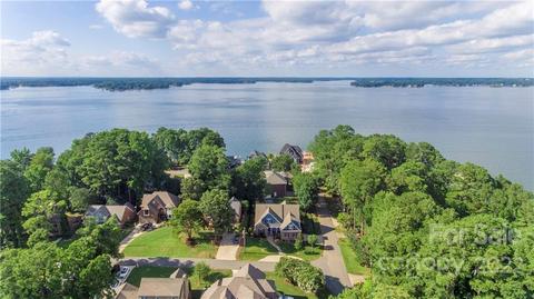 21404 Pinecrest Pl, Cornelius, NC 28031 photo 4