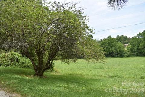 3373 Bluegrass Pl, Lenoir, NC 28645