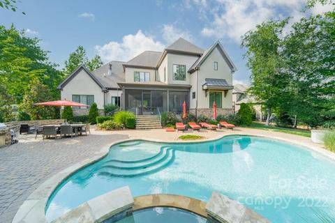 18010 Bear Track Dr, Davidson, NC 28036 photo 1