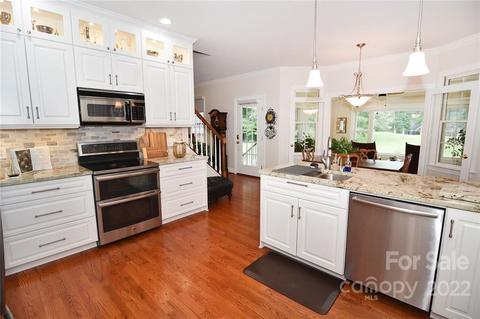 2439 Eagle Dr NE, Conover, NC 28613 photo 12
