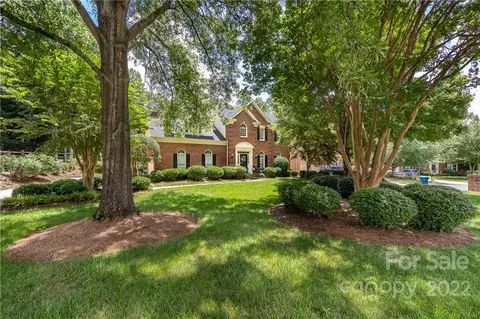414 Clairview Ln, Matthews, NC 28105 photo 2