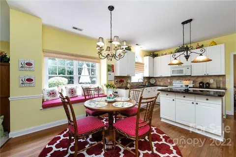 414 Clairview Ln, Matthews, NC 28105 photo 19