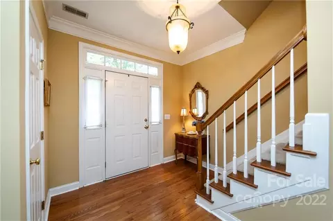 414 Clairview Ln, Matthews, NC 28105 photo 4